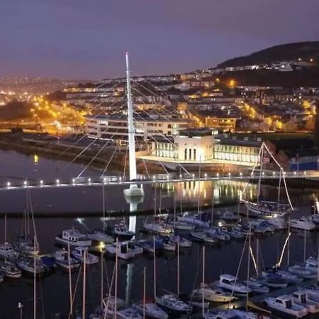 Luxe Living Family Home - Beach, Wifi, Parking Swansea Eksteriør bilde