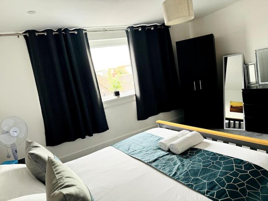 Luxe Living Family Home - Beach, Wifi, Parking Swansea Eksteriør bilde