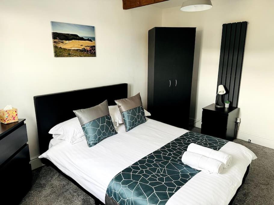 Luxe Living Family Home - Beach, Wifi, Parking Swansea Eksteriør bilde